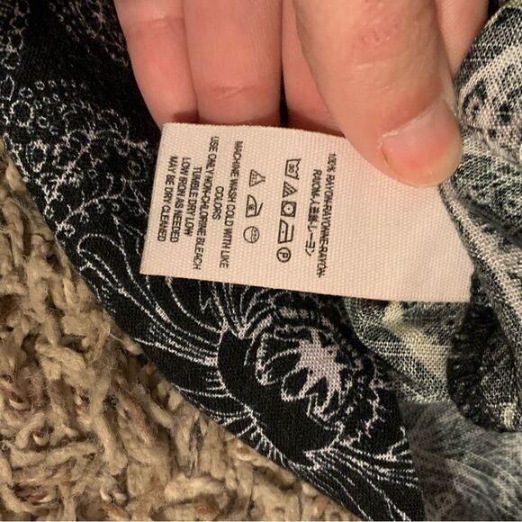 Free People Walking on a Dream Oversized Tunic w/ Cutout neck size XS - Picture 7 of 8